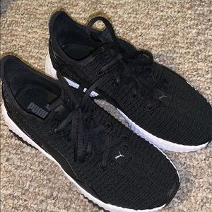 black puma shoes